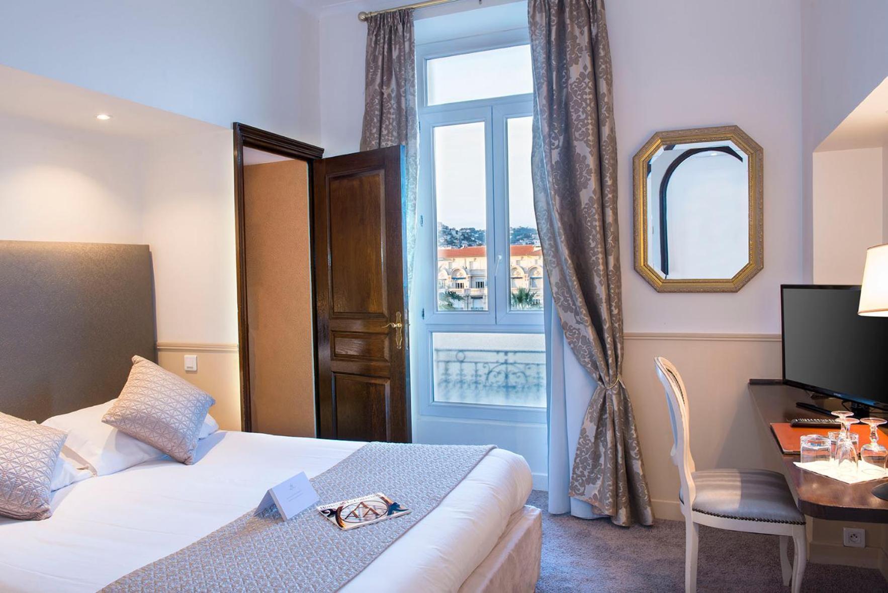 West End Promenade 4*