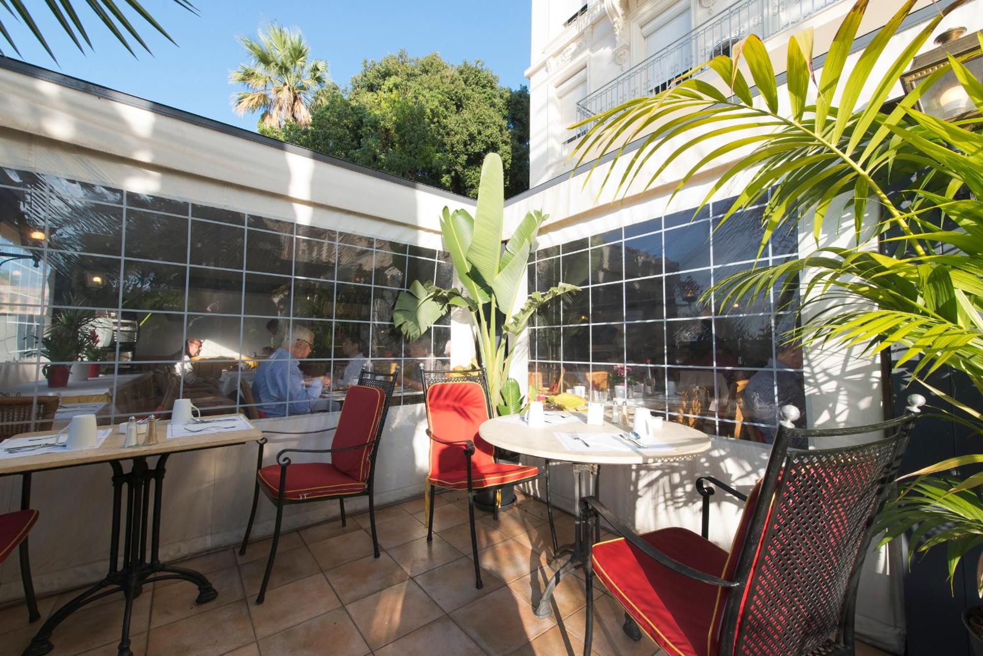 West End Promenade Hotel 4*