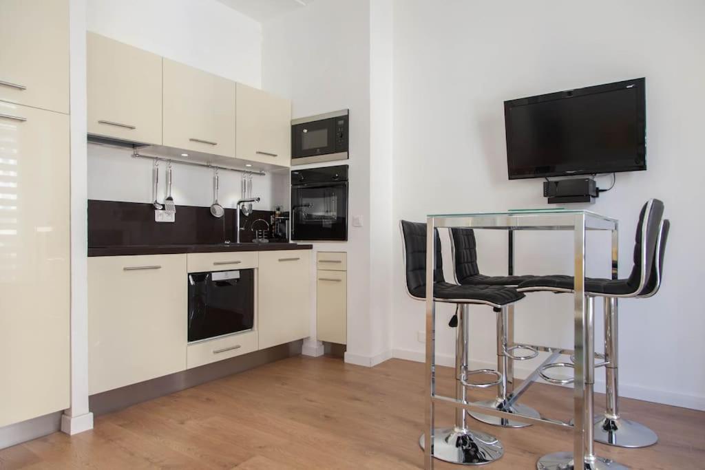 Appartement #28 1 Bdr Flat Ac Balcony Hper 10mins To & Old Town Nice
