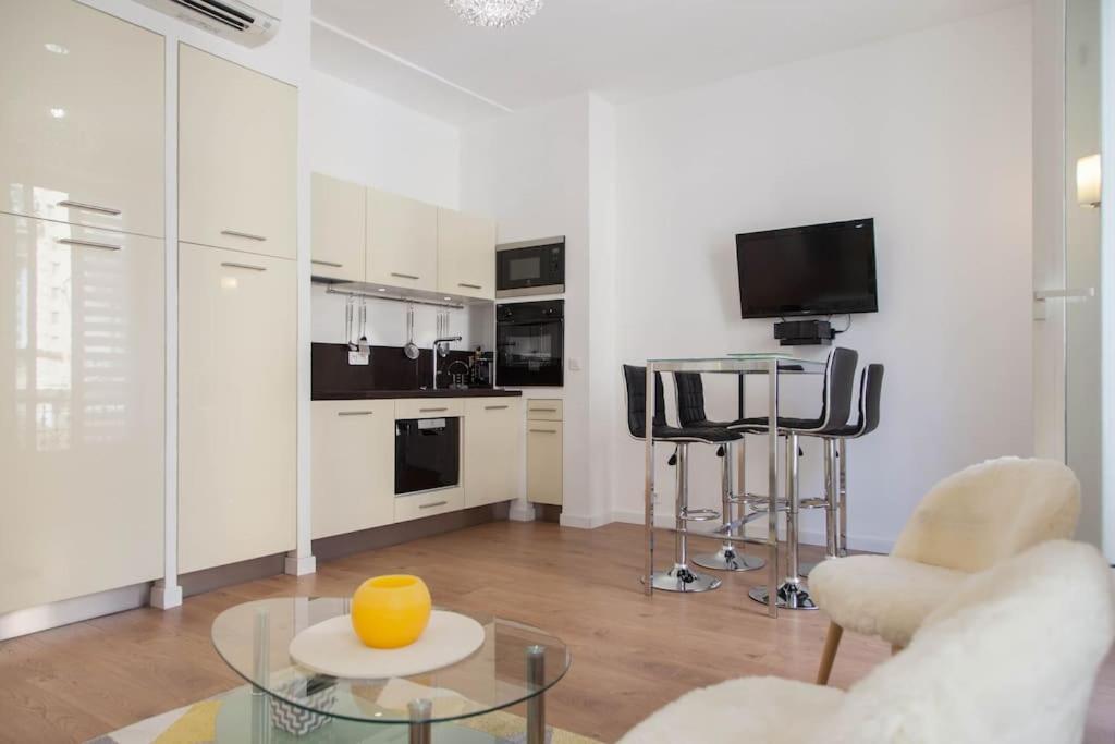 #28 1 Bdr Flat Ac Balcony Hper 10mins To & Old Town Appartement *