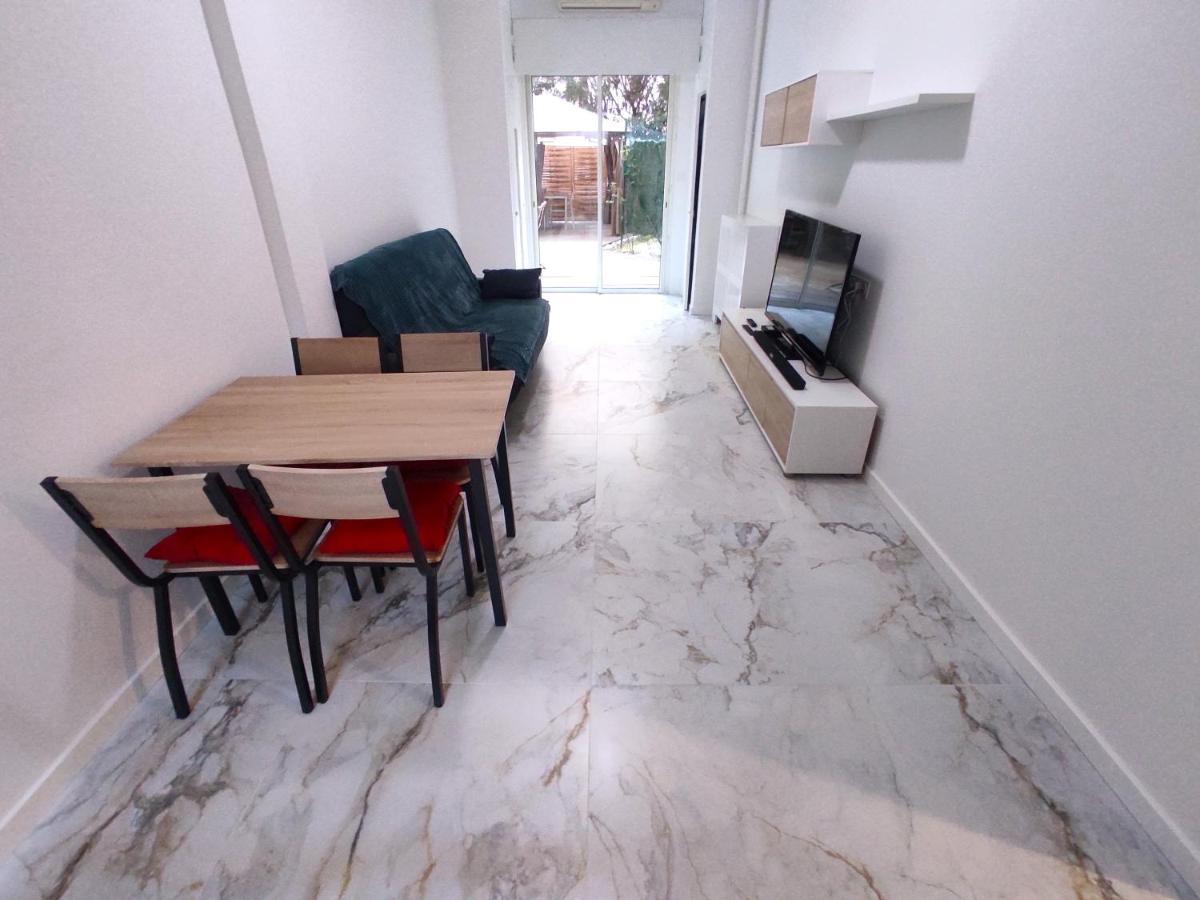 Apartment Garden Level Nearby