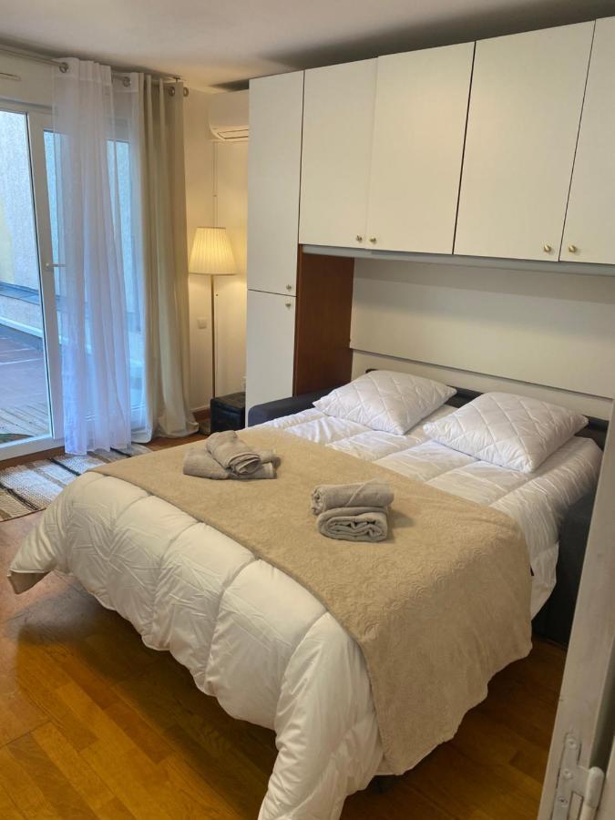 Apartment Centre