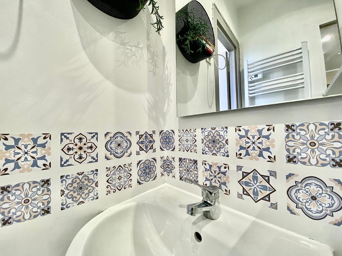 Lovely & Cozy Duplex Heart Of With Bathtub! Apartment Nice