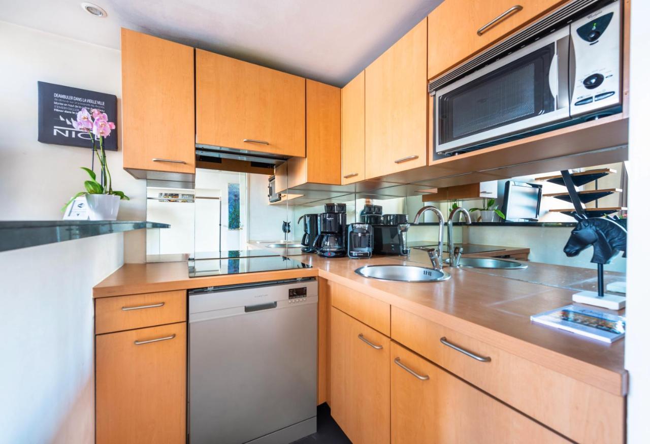 View On Principal Massena Place, Beach 2 Min Walk Apartment