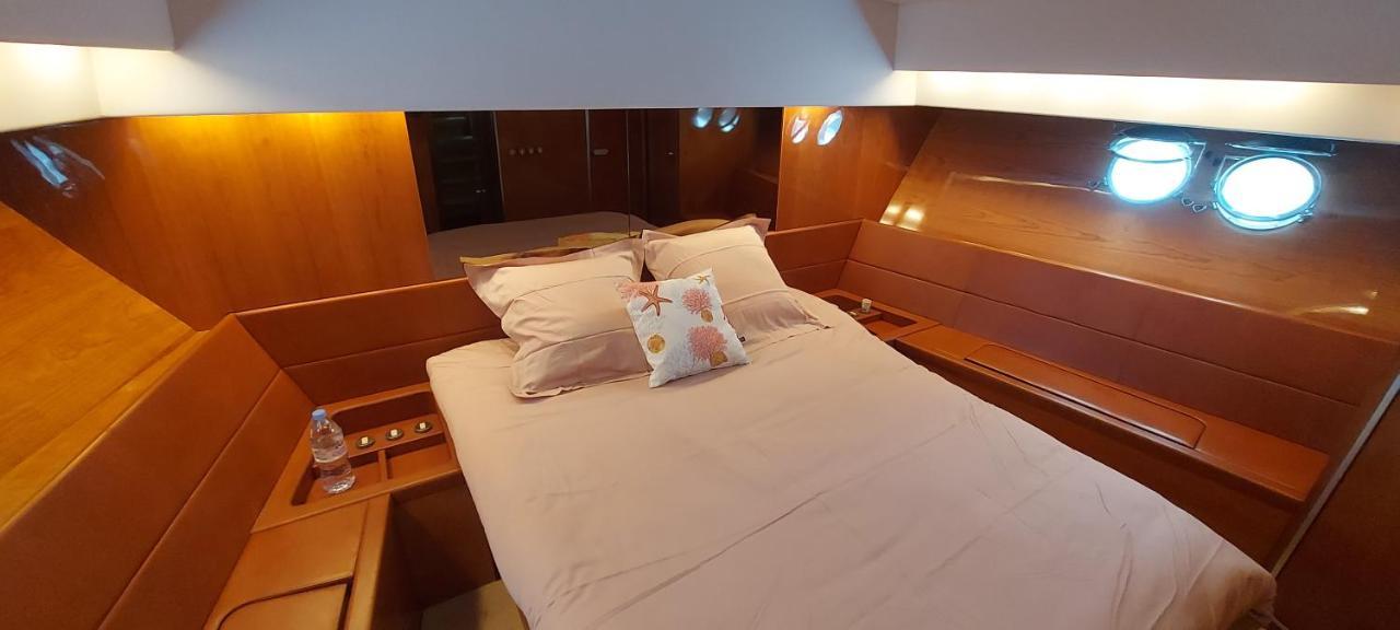 Yacht Charter Cannes Antibes Botel