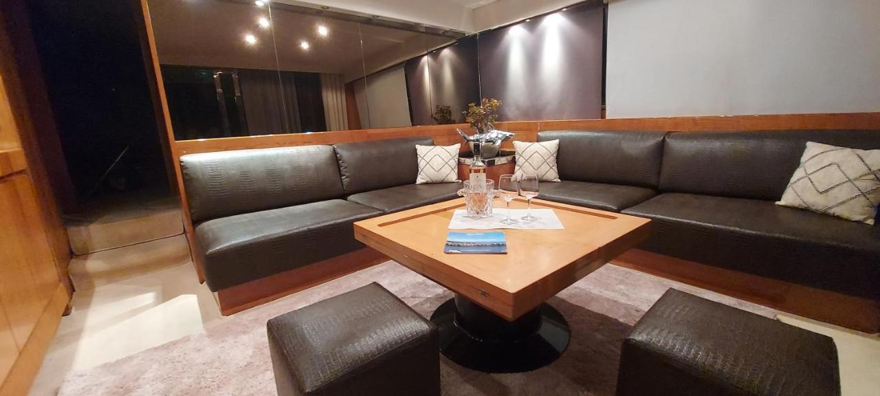 Botel Yacht Charter Cannes Antibes *