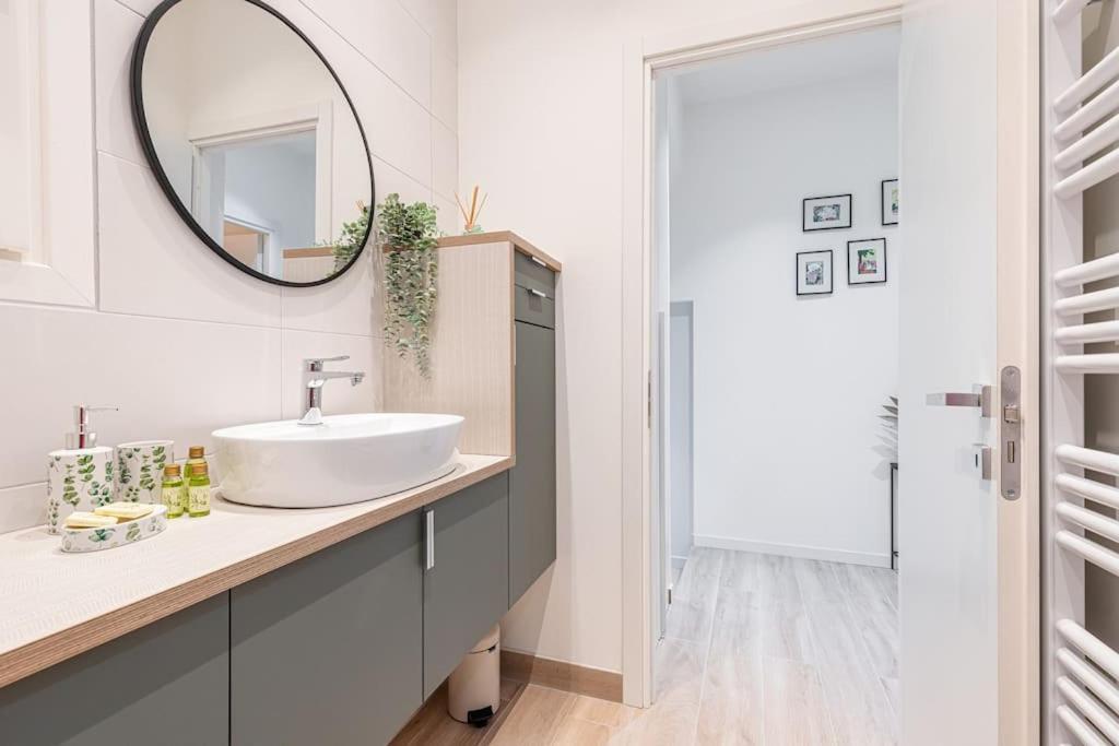 Gesu - 2 Bedroom In Old Town - Gesu Square Apartment