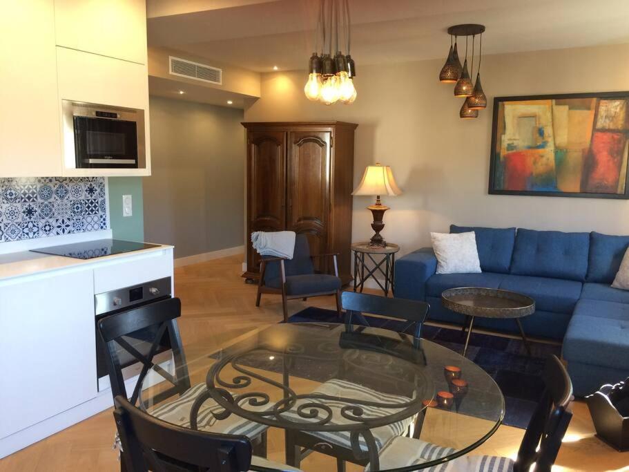 Apartment Lovely Refurbished Nice