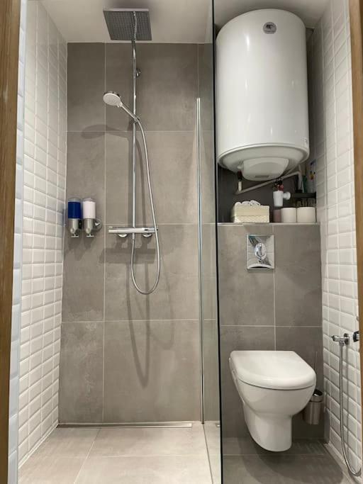 Superbe 2 Pieces Top Location Calme Et Climatise Apartment Nice
