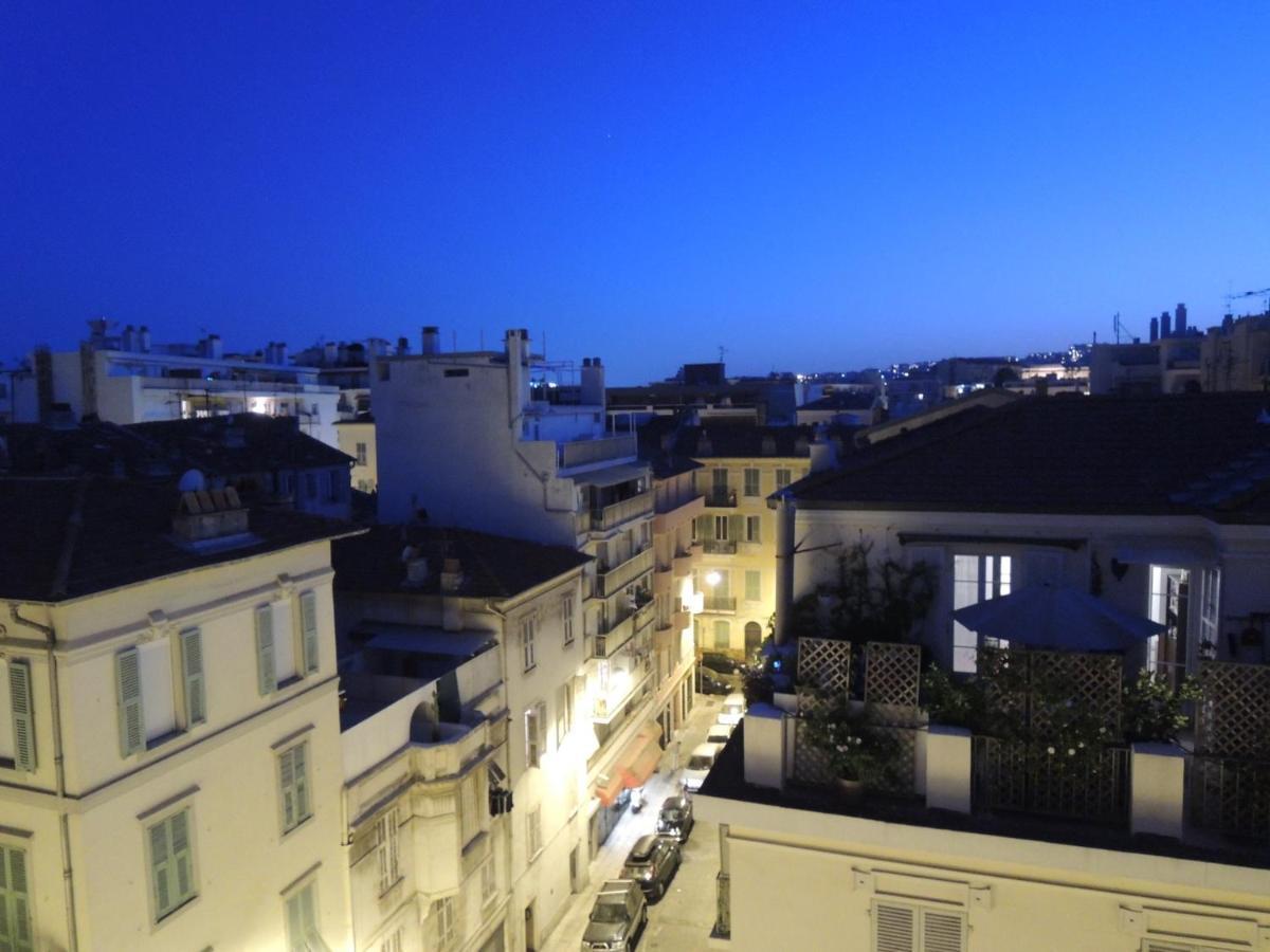 Promenade Sur Les Toits Nice