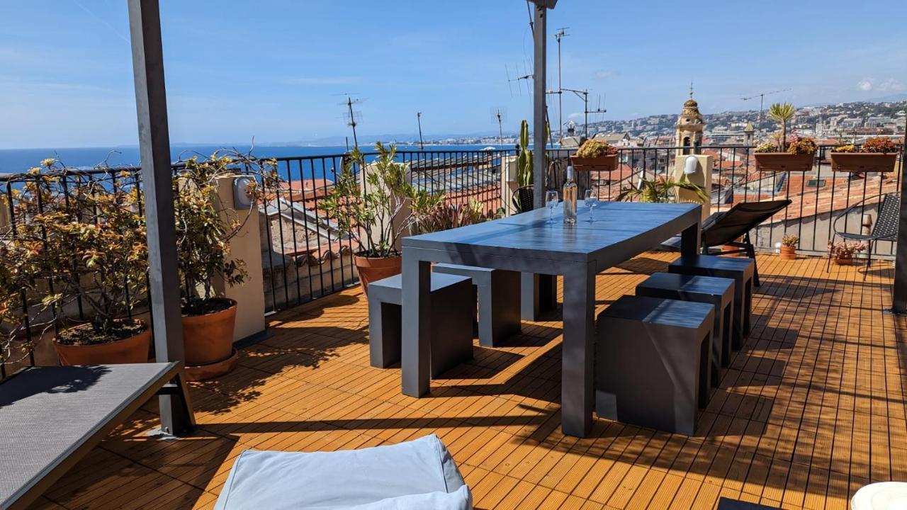 Le Chateau - The Beautiful Sight In Old Town, Private Terrace