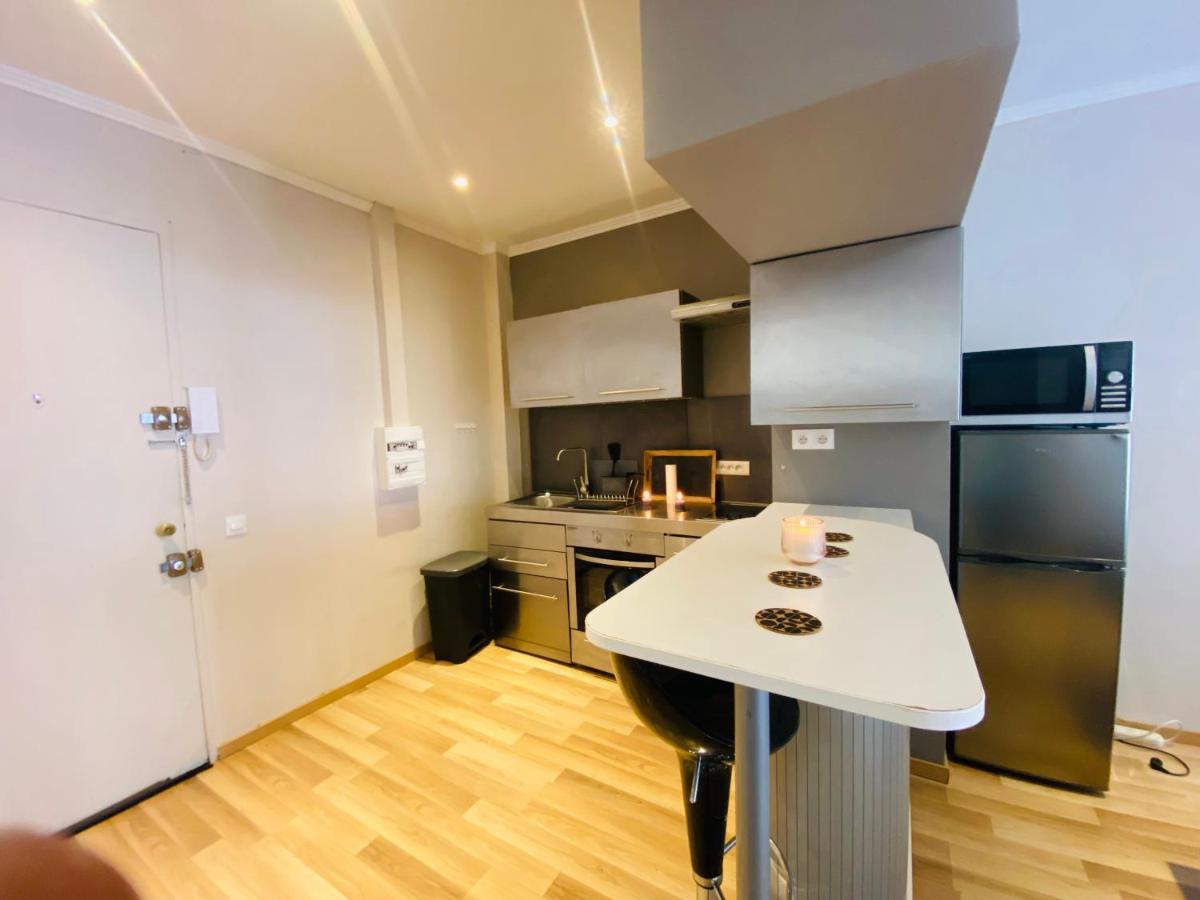 Apartment Magnifique 60m2 ,3 Pieces , Equipee,tres Lumineux, 2 Minutes A Pied De La Plage Nice