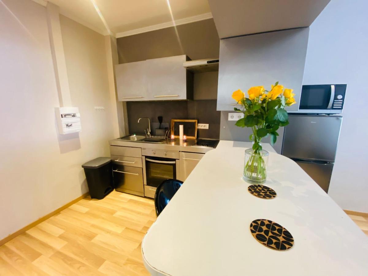 Magnifique 60m2 ,3 Pieces , Equipee,tres Lumineux, 2 Minutes A Pied De La Plage Apartment Nice