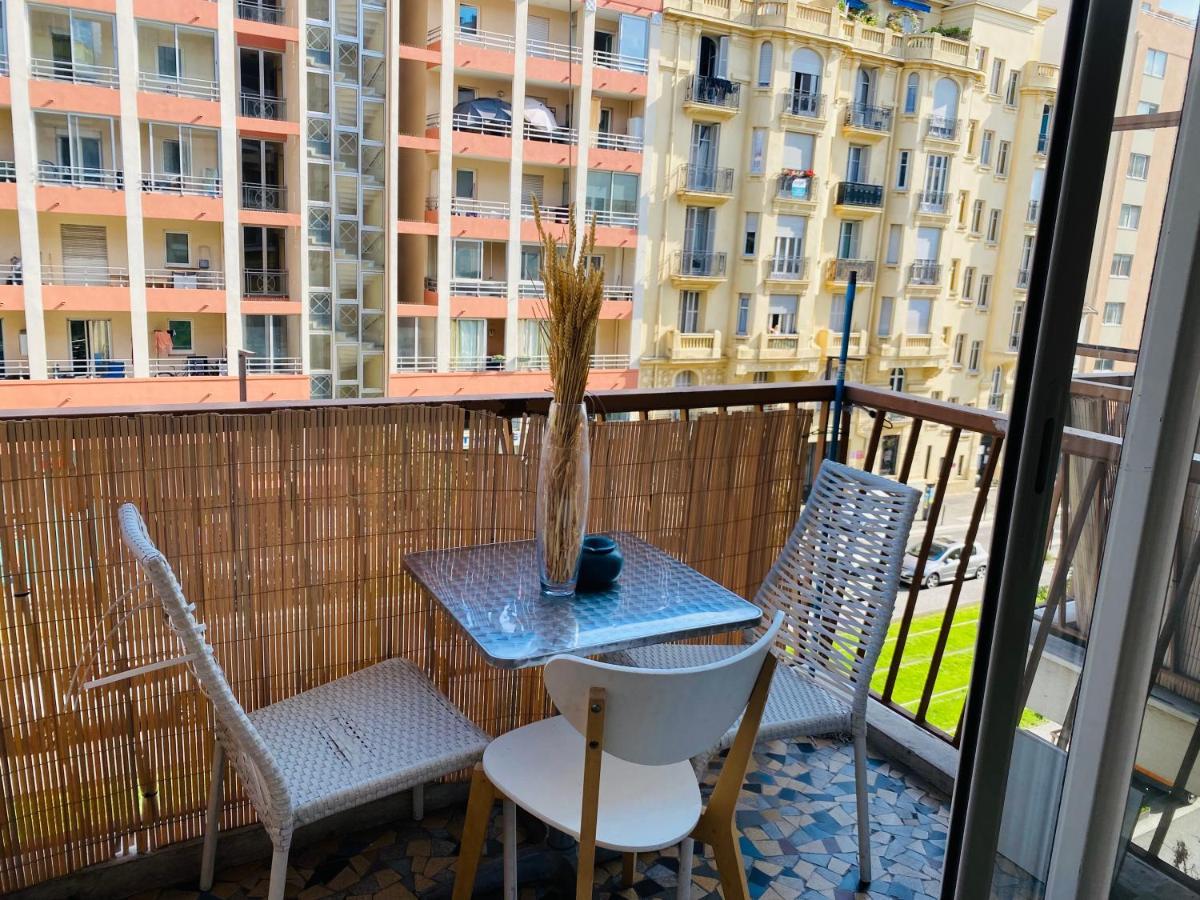 Apartment Magnifique 60m2 ,3 Pieces , Equipee,tres Lumineux, 2 Minutes A Pied De La Plage *