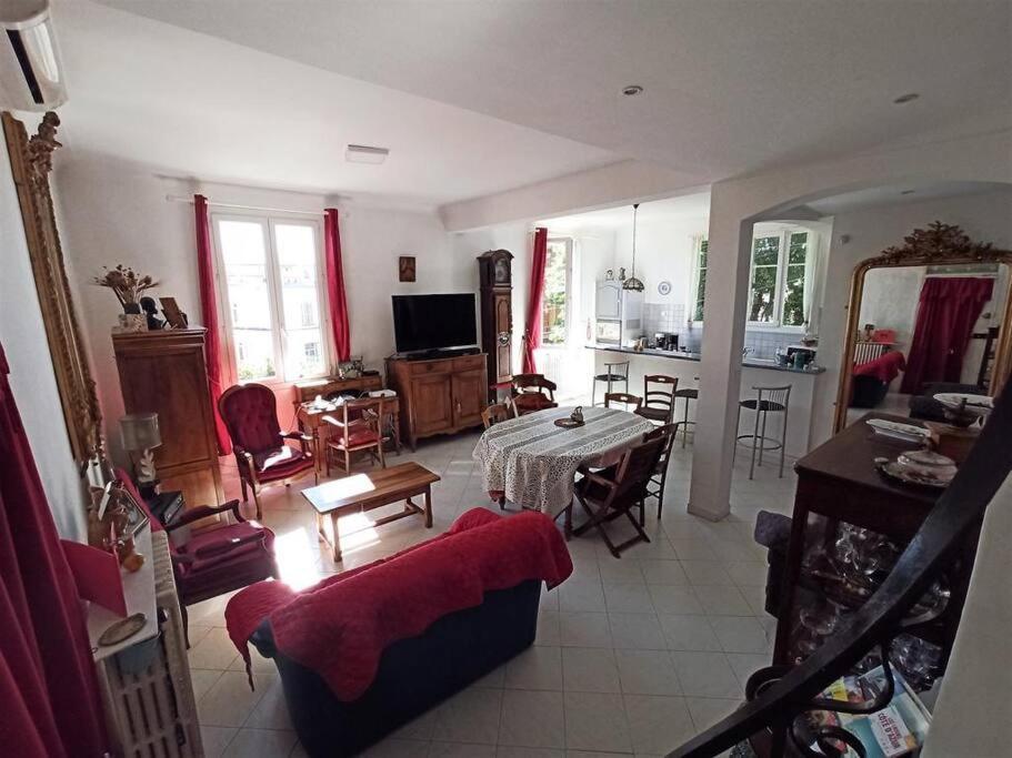 Tres Proche Du Centre