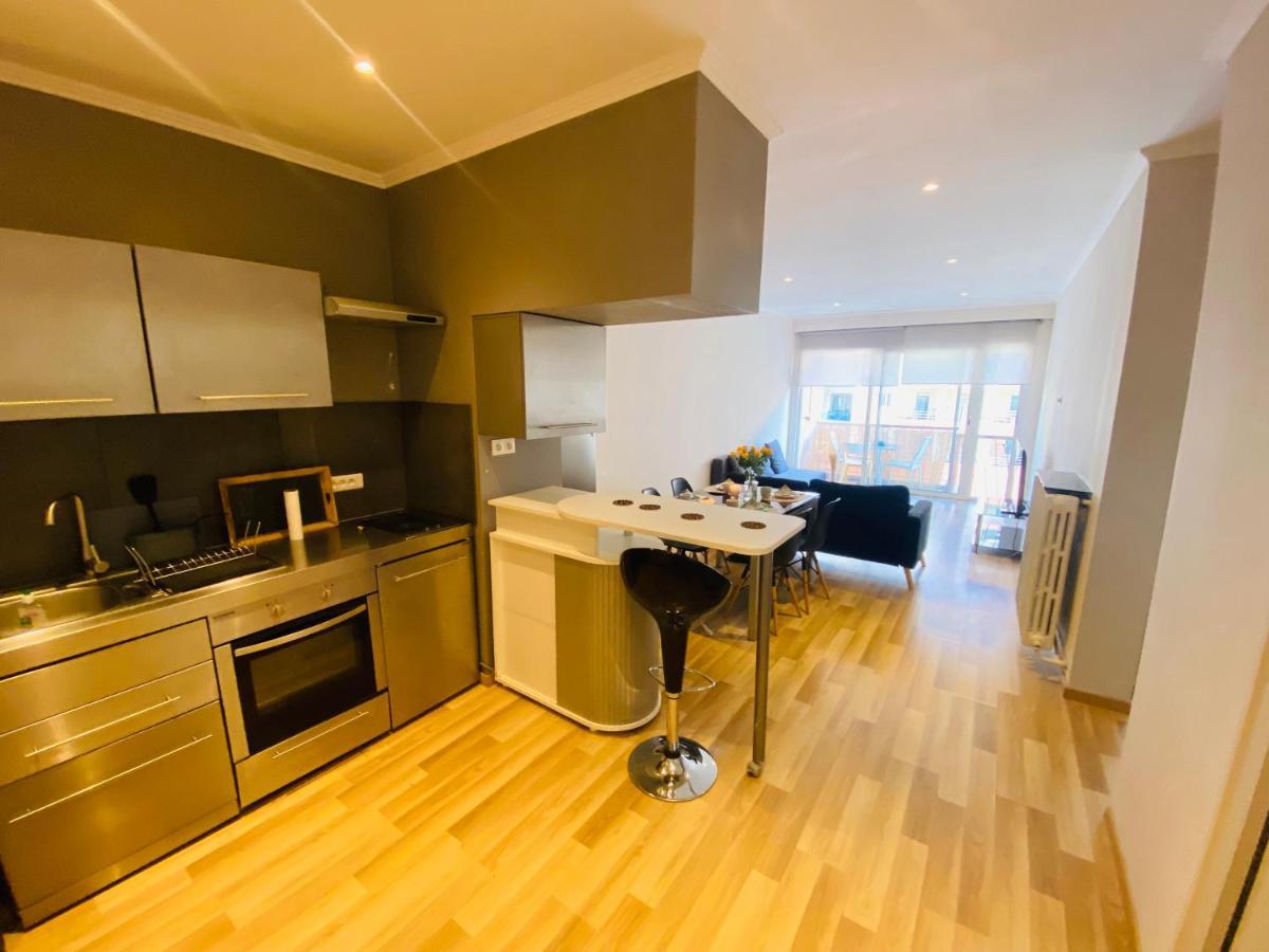 Apartment Magnifique 60m2 ,3 Pieces , Equipee,tres Lumineux, 2 Minutes A Pied De La Plage