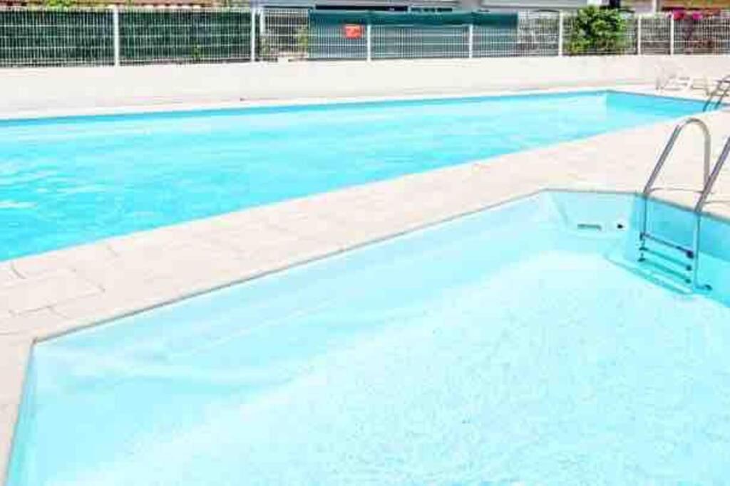 Superbe Avec Piscine L'ete De Juin A Septembre Nice