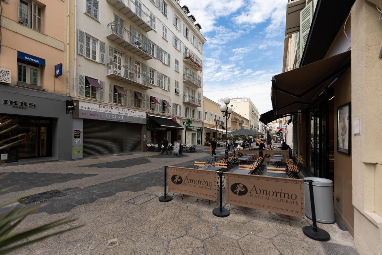 Azur Apartment On Massena Street