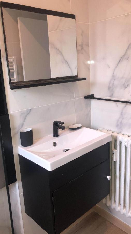 Renovated Near The Apartment