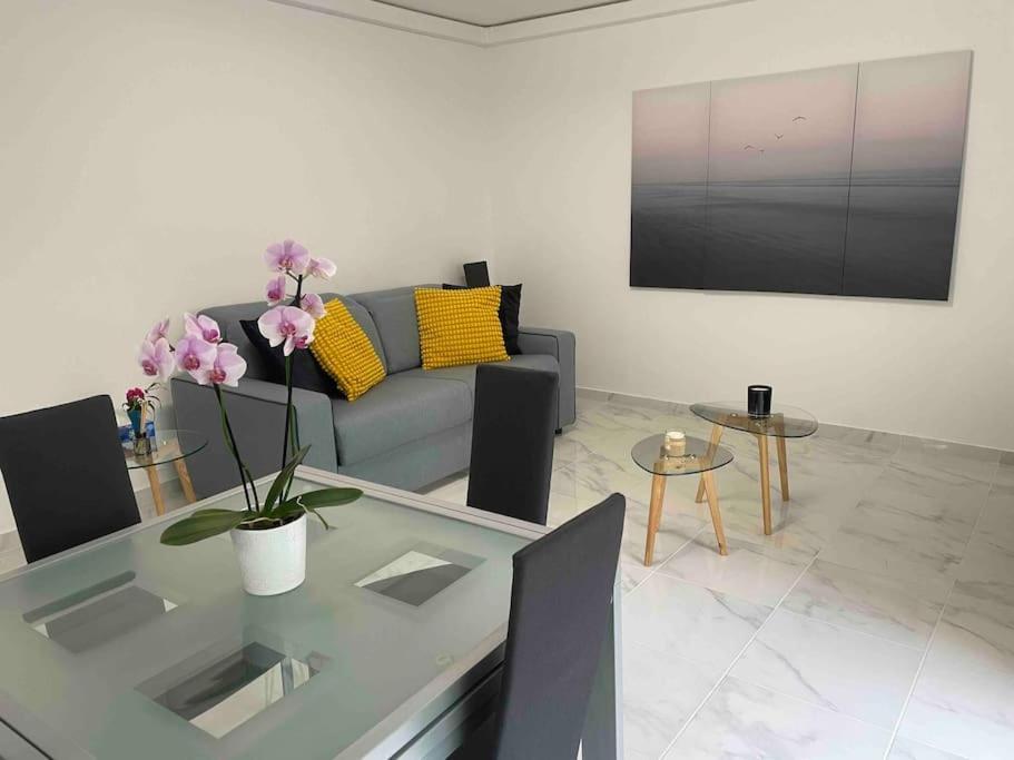 Superbe Carre Delfino Port De Apartamento