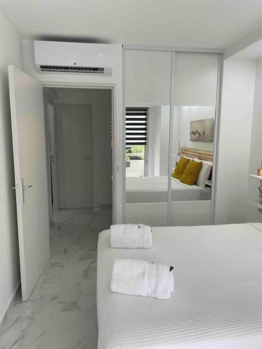 Superbe Carre Delfino Port De Apartamento *