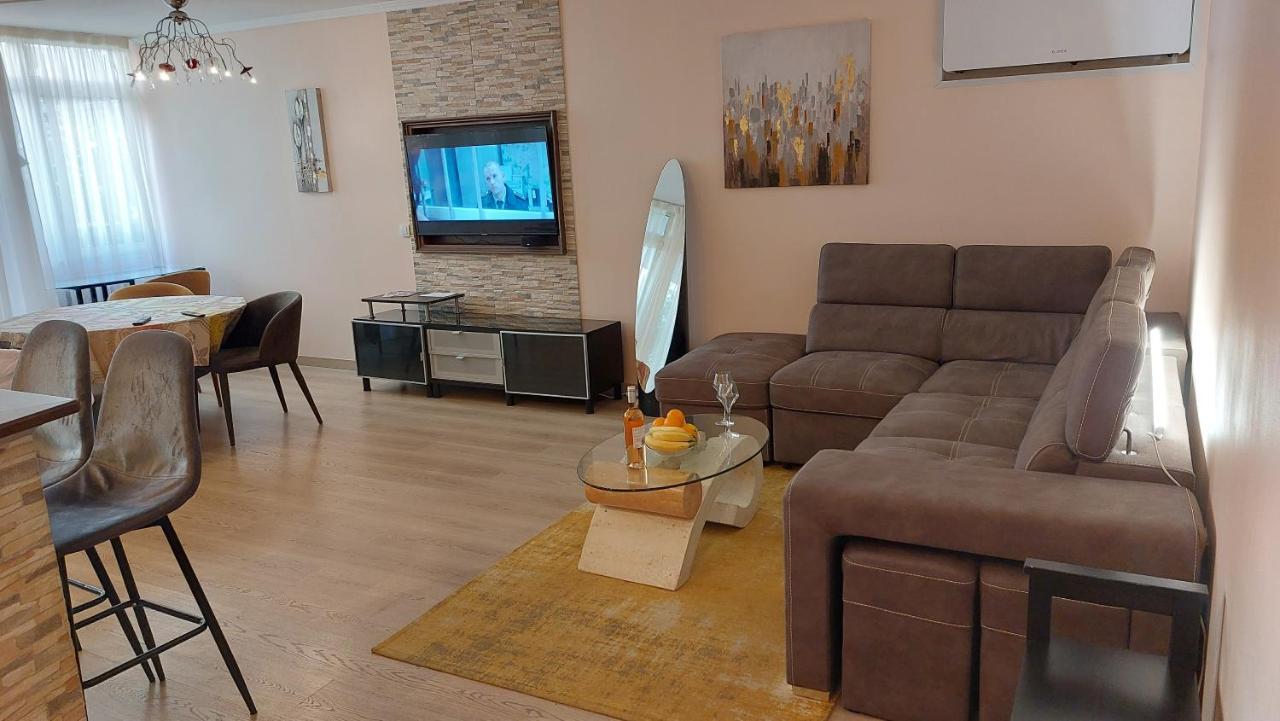 Apartment Apartment-avenue Des Fleurs - 06000 *