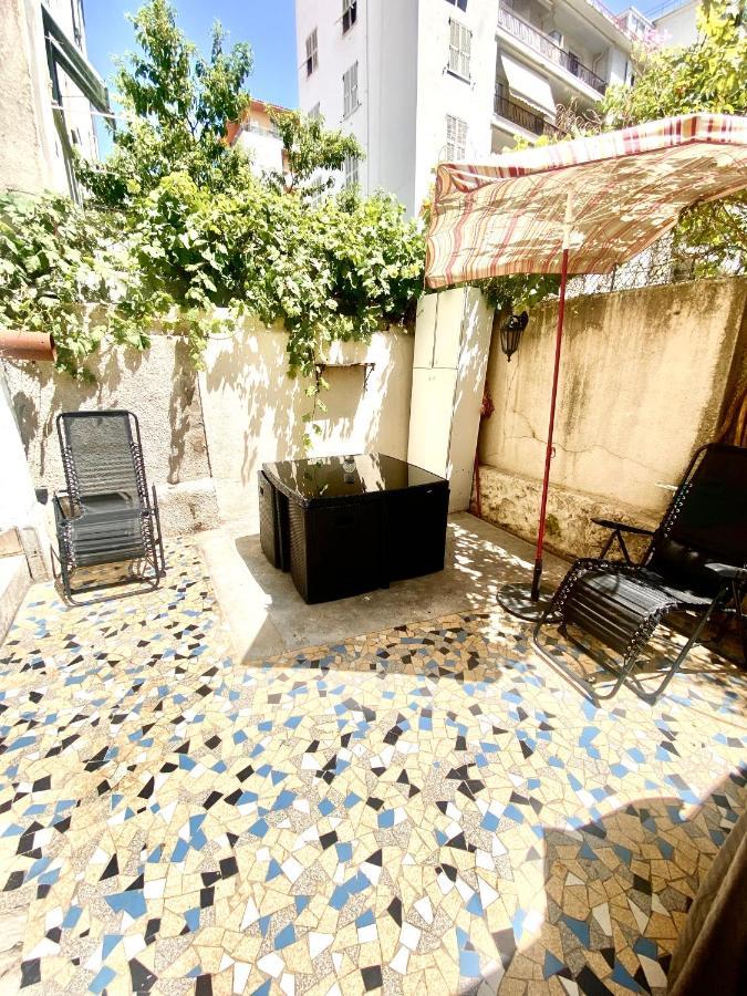 T2 En Rez-de-jardin Terrasse + Parking Appartement *