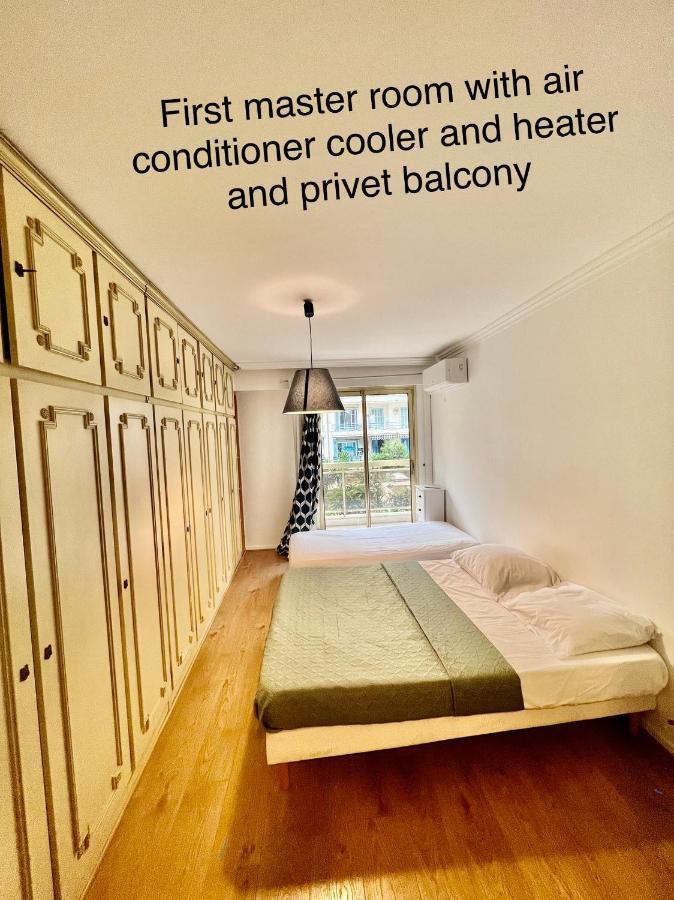 Beachfront Promenade Apartment: Sea Views And Easy Beach Access Apartment