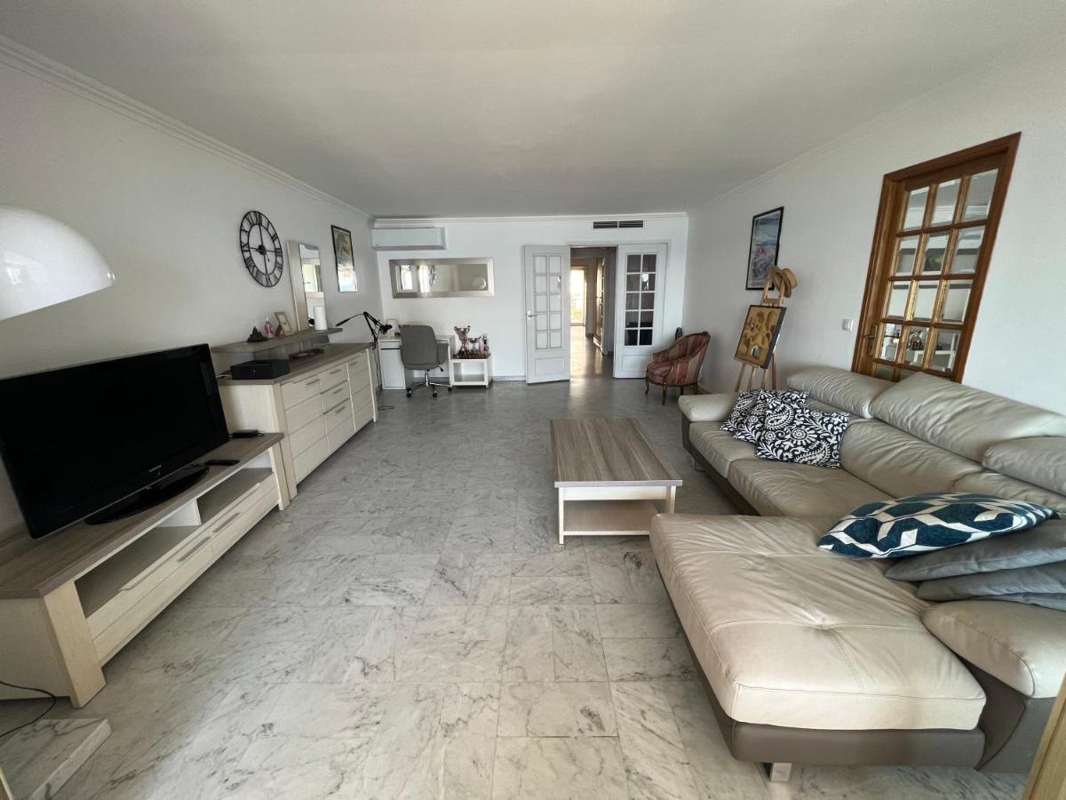 Beachfront Promenade Apartment: Sea Views And Easy Beach Access * Nice