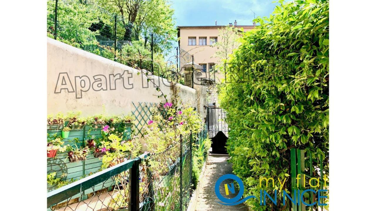 Riviera: Old Town Charm With Sea View Balcony Apartment Nice