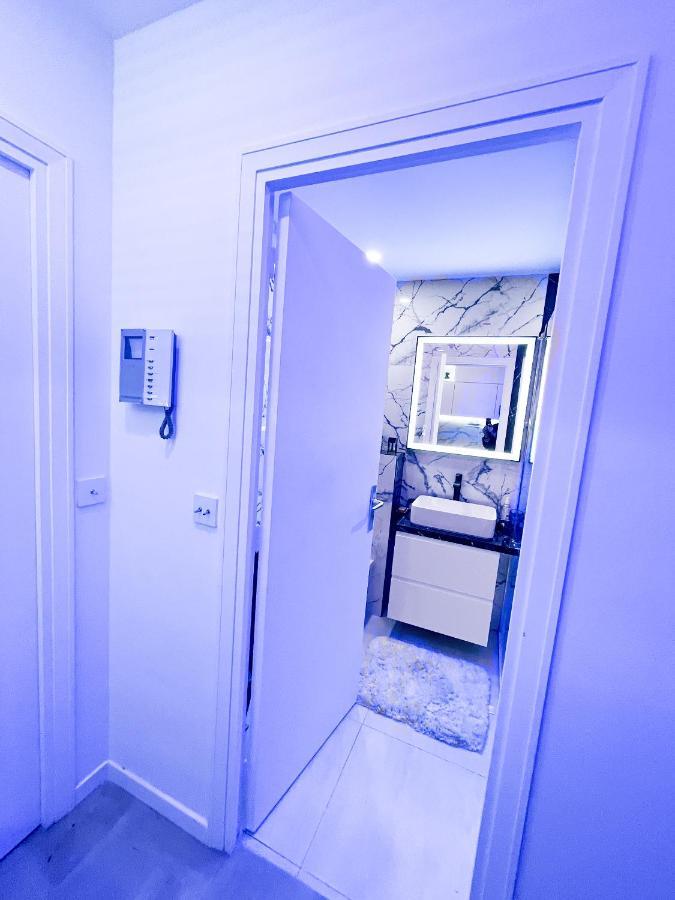 Appartement Promenade-des-anglais-front-sea *