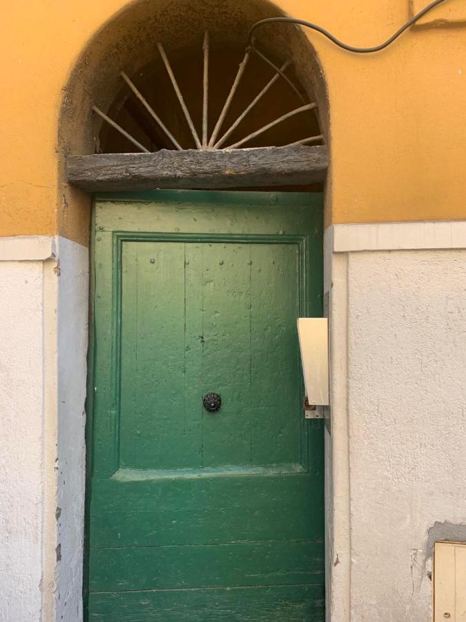 33 On The Old Historic Senate Square Apartment