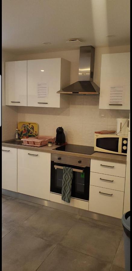 Seaside Haven: Private With Ocean View And Convenient Transport Links Nice