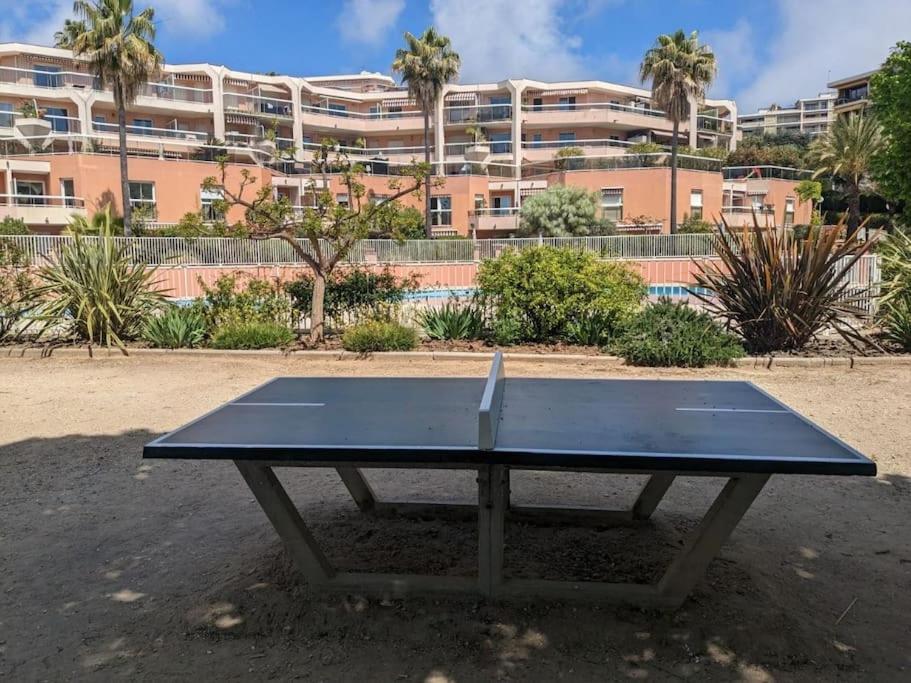 Vue Mer Sur Les Hauteurs De Nice