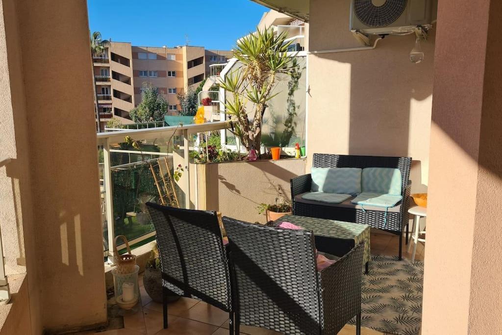 Vue Mer Sur Les Hauteurs De * Nice