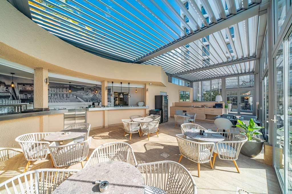 Radisson Airport Hotel *