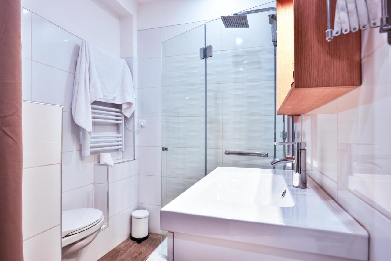 Fully Equipped, Ac & As Be *