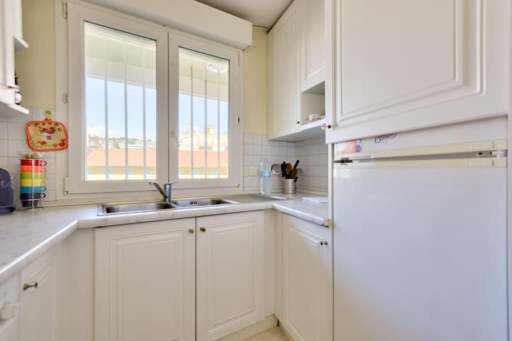 Apartment W 2 Bathrooms At 400m From The