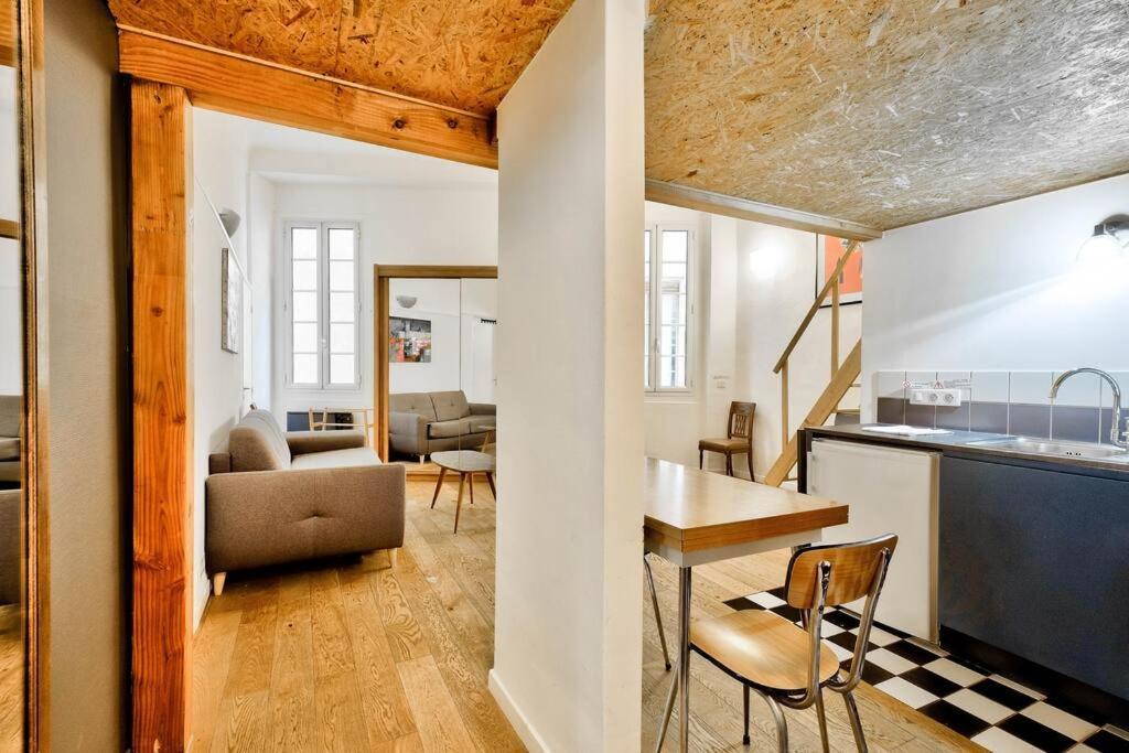 Studio Avec Mezzanine Au Coeur De La Vieille Apartment
