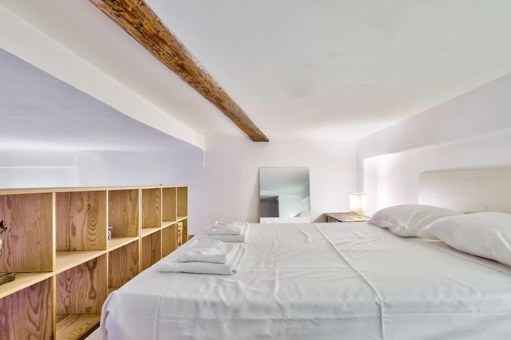 Studio Avec Mezzanine Au Coeur De La Vieille *