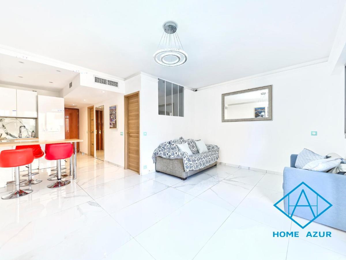 Royal Lux Spacious Seaside Pool Apartment *