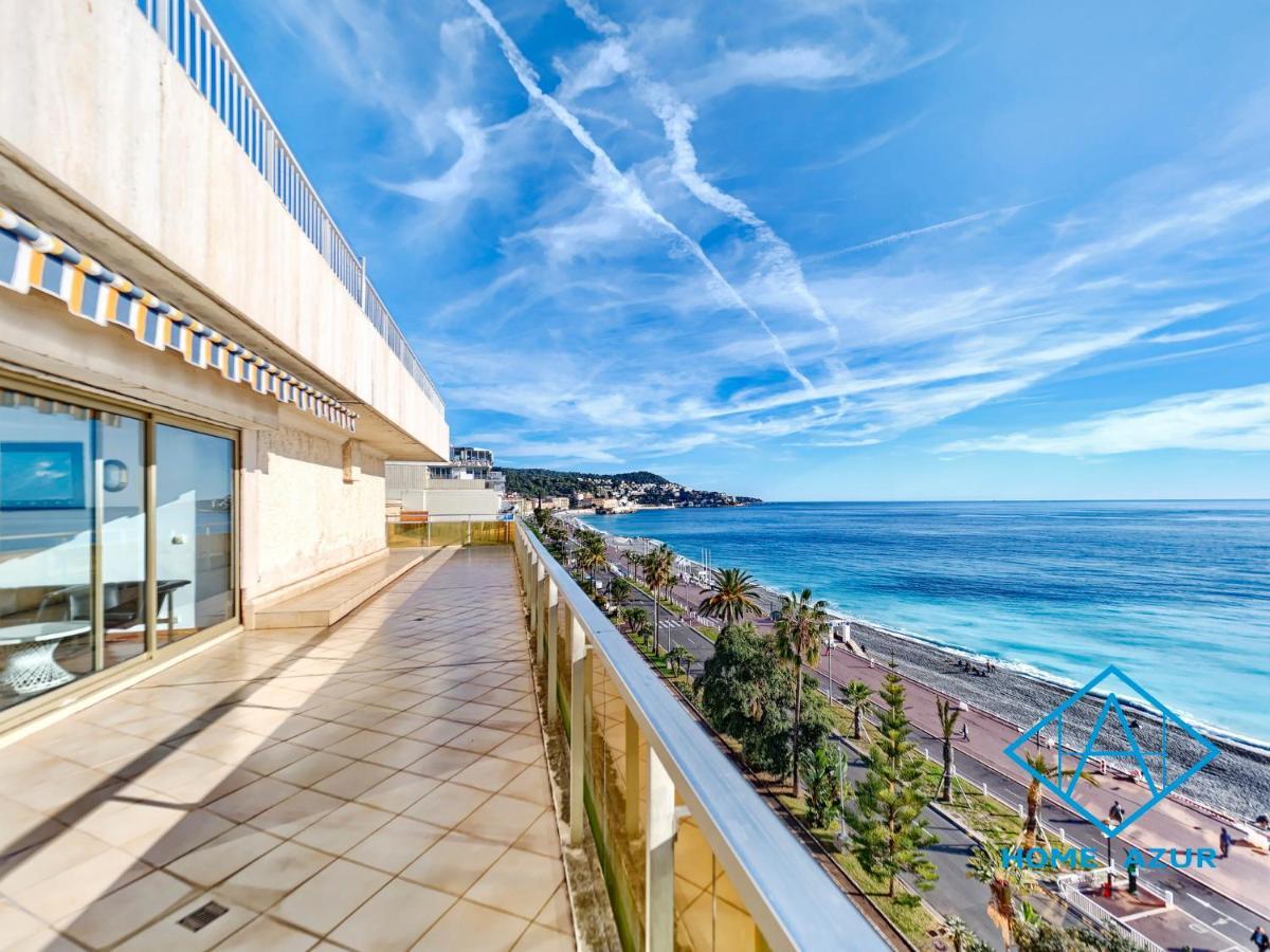 Royal Lux Spacious Seaside Pool
