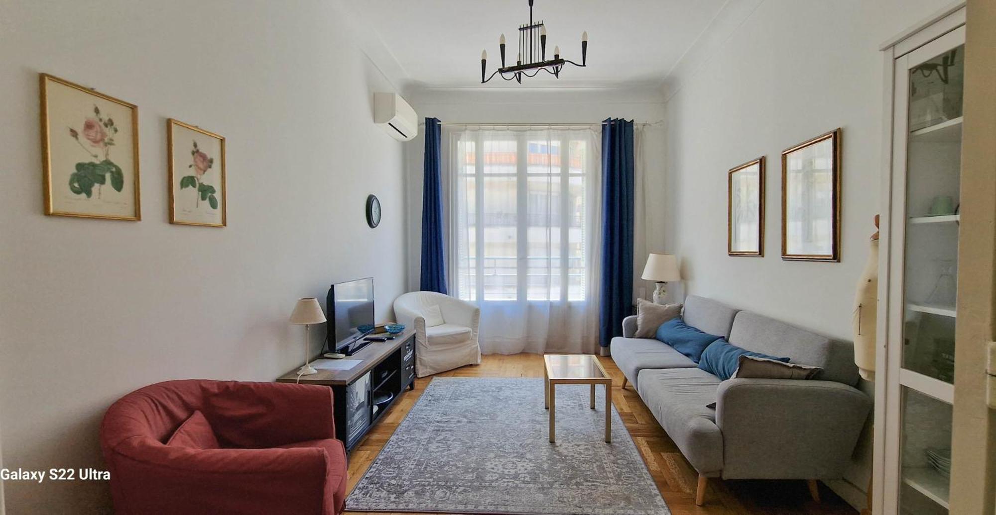 Center Nice,1 , 2 Balcons