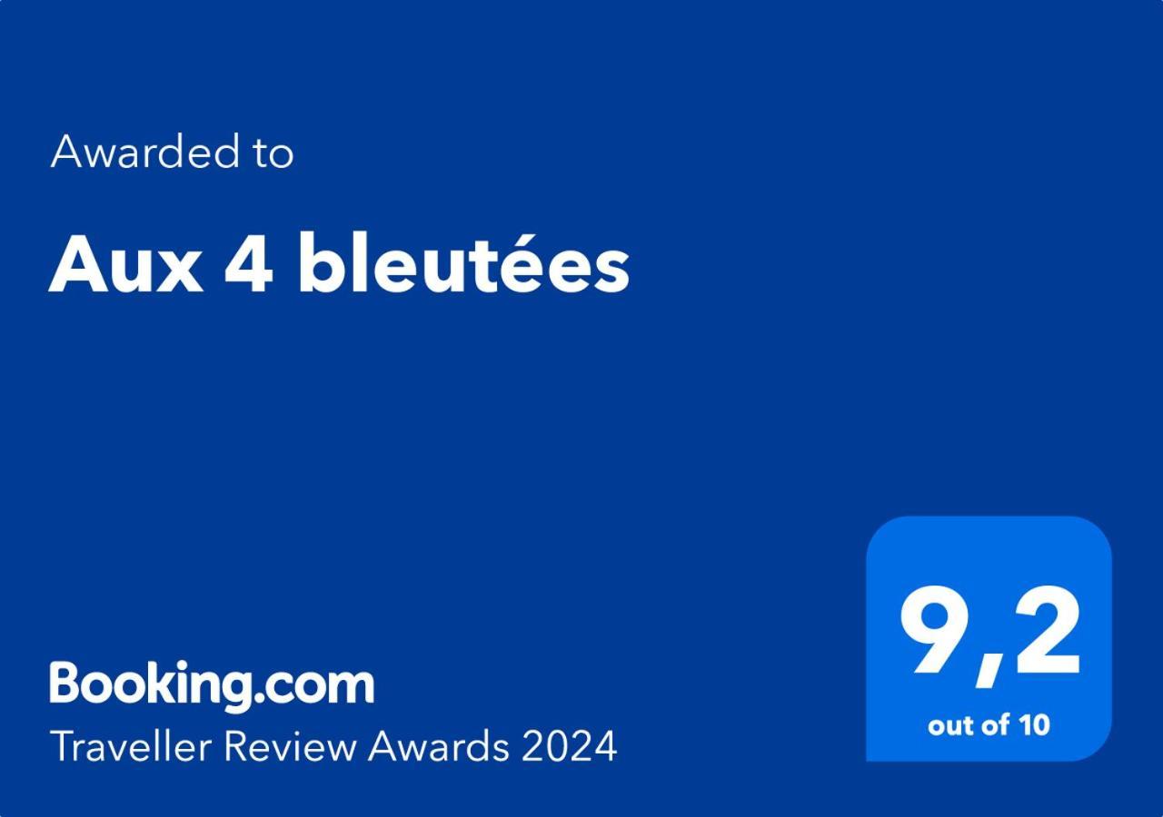 Aux 4 Bleutees Apartment *