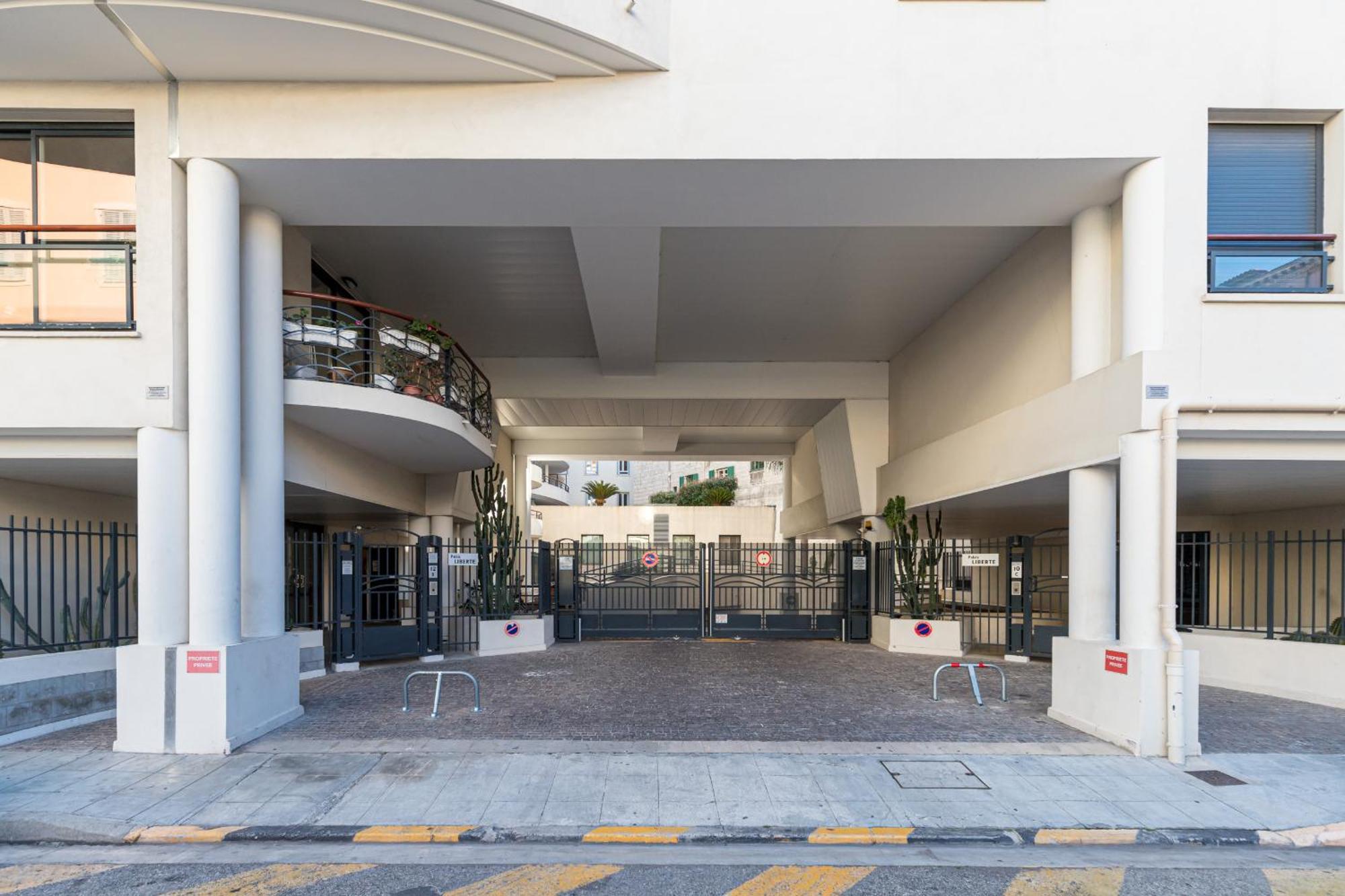 Apartamento 1 Bedroom Downtown Carre D'or With Garage Nice