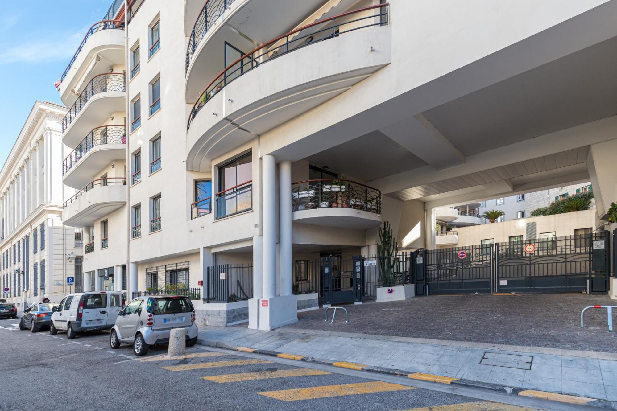 Apartamento 1 Bedroom Downtown Carre D'or With Garage *