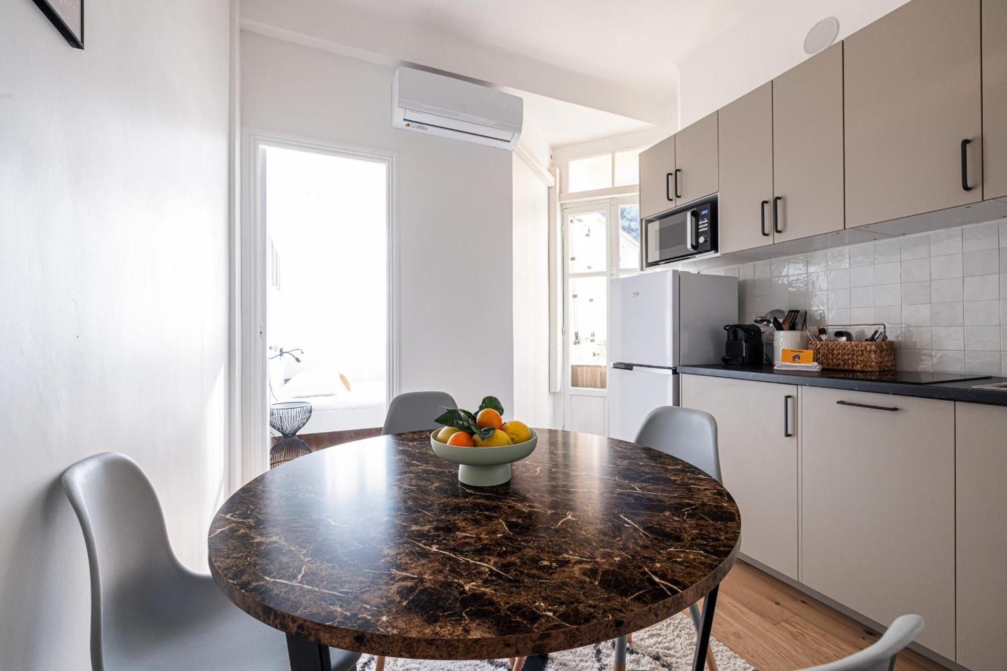 Lovely 2 Bdr Harbor Apartment Nice