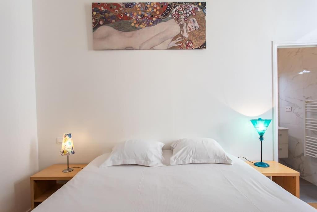 Apartment #22 Emma 2bdr Balcony Center Town 2mins Tramway