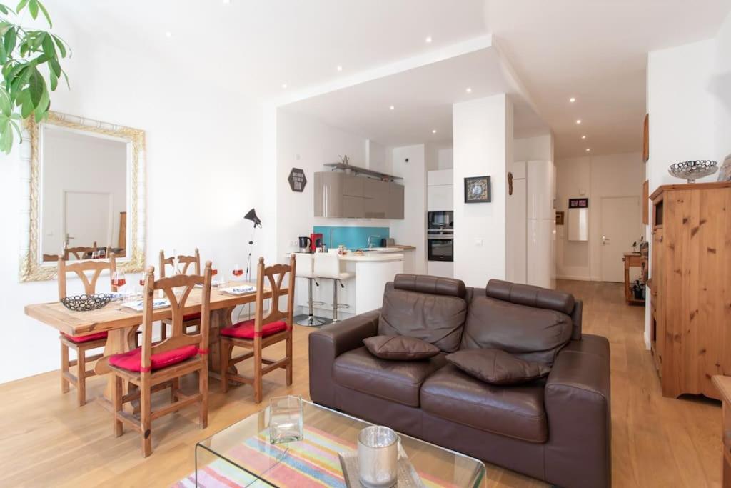 #22 Emma 2bdr Balcony Center Town 2mins Tramway