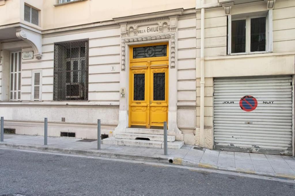#22 Emma 2bdr Balcony Center Town 2mins Tramway Apartamento *